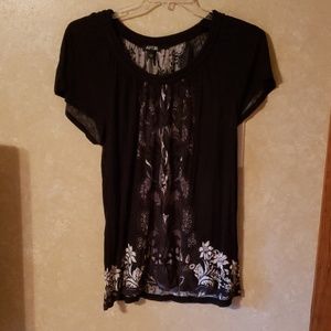 Black and white floral Apt. 9 short sleeve shirt.